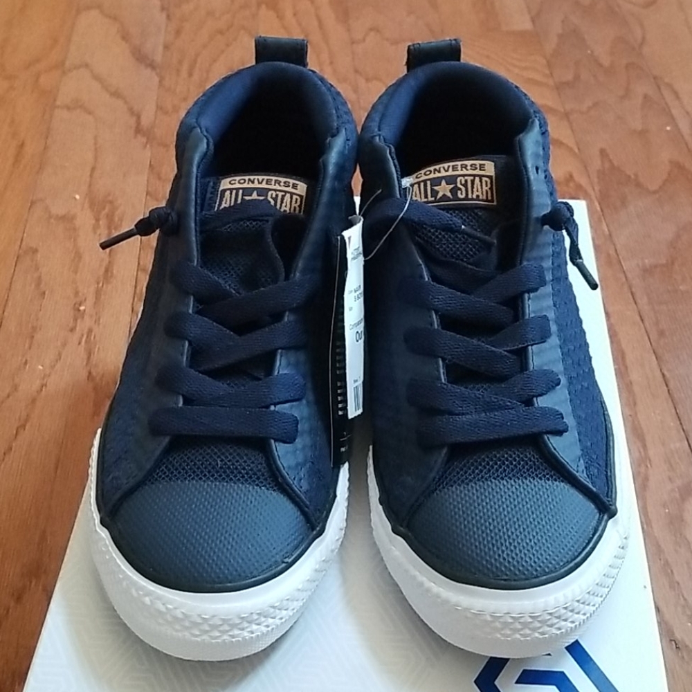 Converse - Picture 2 of 4